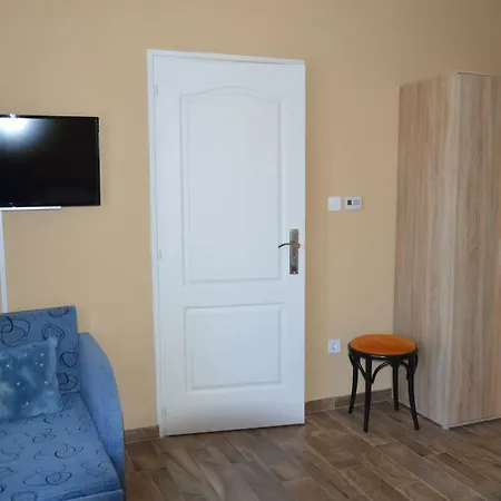 Varga Apartment *